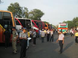 Terminal Bungurasih Diserbu Penumpang