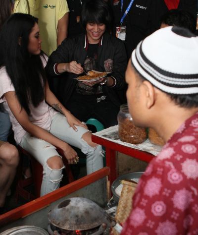 Kerak Telor & Toge Goreng Primadona Jakarta Fair