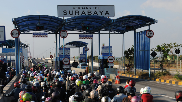 Lebaran, 95 Ribu Kendaraan Perhari Jejali Suramadu