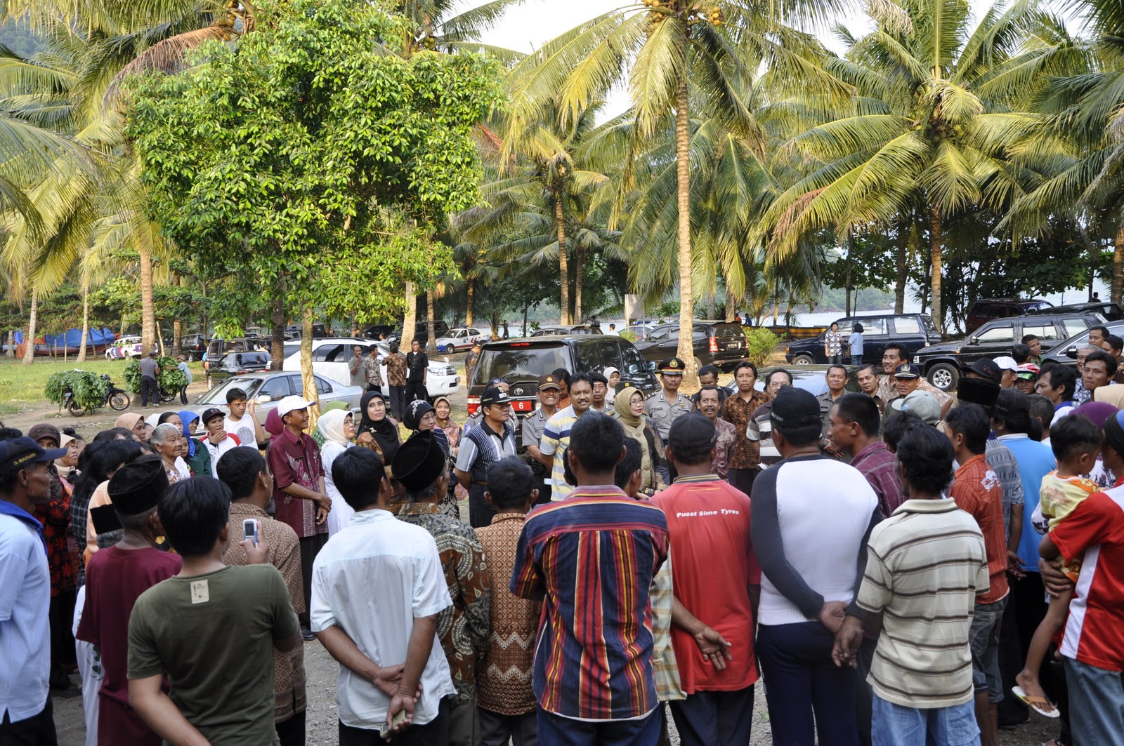 Kampanye, Gus Ipul Salat Jumat di Malang