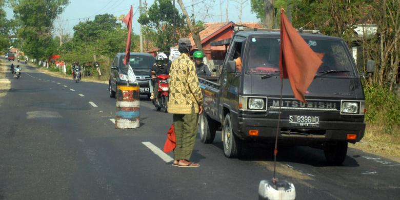 Diharamkan MUI, Pungutan Amal Masjid di Jalan Kian Marak