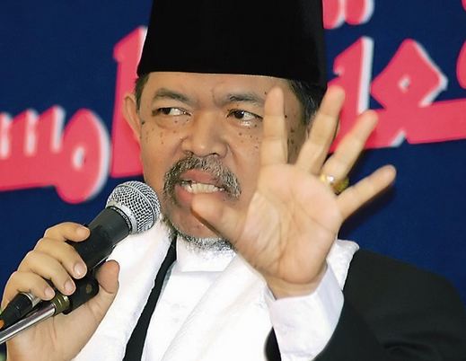 KH Ali kritik Sumpah Anggota Dewan