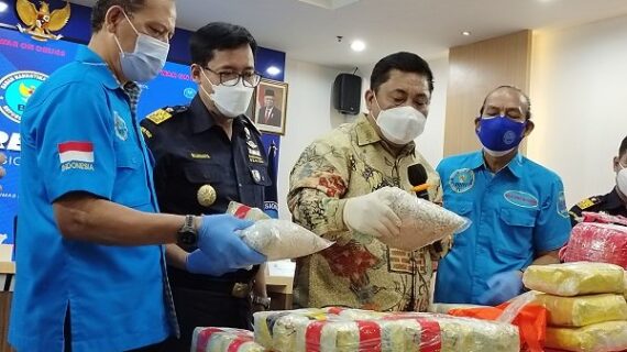 Sebanyak 212,39 kg sabu-sabu dan 19.700 butir ekstasi jaringan Dumai-Madura disita BNN