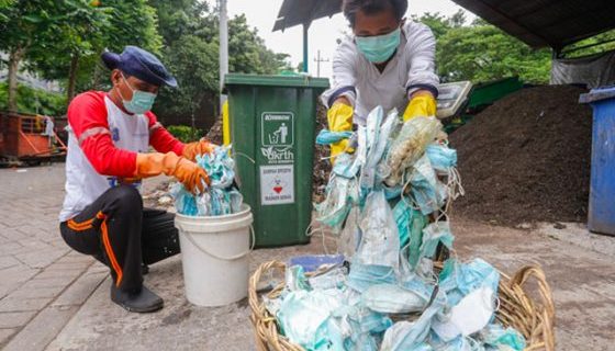 Langkah Pemkot Surabaya Atasi Sampah Masker Capai 863 Kg Per Bulan