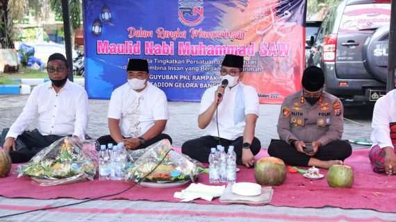 Bupati Bangkalan Ra Latif Maulid Nabi Bersama Para PKL