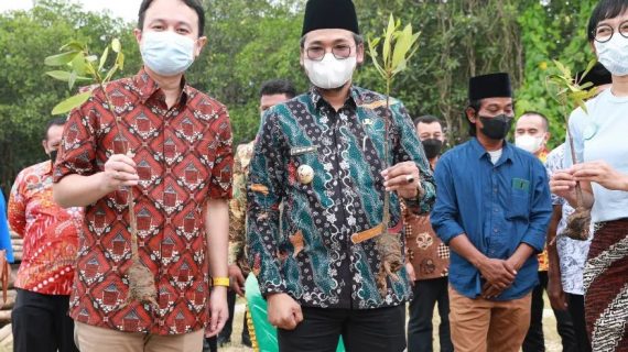 Bupati Abdul Latif dan Wamen Perdagangan RI Resmikan Aruna Zero Waste Hub di Bangkalan