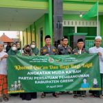 Ketua PPP Gresik Bersama AMK Bagikan 500 Takjil ke Pengguna Jalan