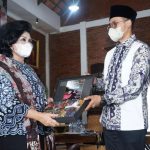 Batik Khas Tanjung Bumi Menarik Minat Istri Menteri ATR/BPN RI Hadi Tjahjanto