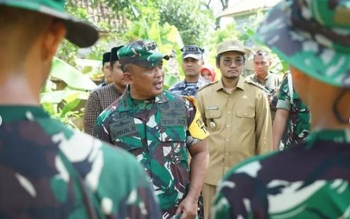 Bupati  Abdul Latif bersama Tim Wasev Asops Kasad Tinjau Lokasi TMMD di Bangkalan