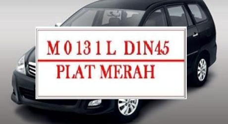 Mobil Dinas Anggota Fraksi Demokrat Surabaya Dirusak