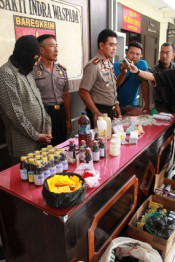 Polisi Tangkap Sindikat Pengedar Jamu Palsu di Tulungagung