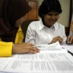 Tiga Anak Tunanetra Ikut Ujian Nasional 2013