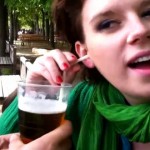 Minum Bir Lewat Telinga Picu Kehebohan di Ceko