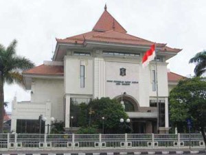 DPRD Surabaya Konsultasikan Pergantian Wawali ke KPU