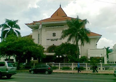 DPRD Surabaya Proses PAW Musyafak Rouf