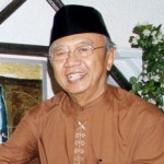 Gus Sholah “Kampanyekan” Khofifah-Herman di Jember