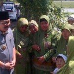 11 Ibu-ibu Muslimat NU cegat Soekarwo di Kantor Muhammadiyah