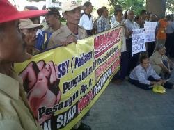 DPRD Surabaya Berulangkali Usulkan Pesangon Pegawai Honorer Pemkot
