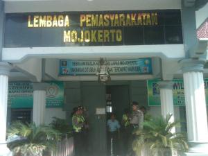 Antisipasi Demo Serentak, Lapas Kelas II B Kota Mojokerto Dijaga Polisi
