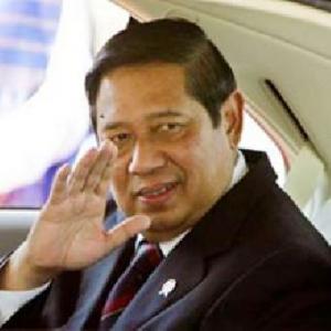 Dimintai Uang, SBY Hanya Lambaikan Tangan