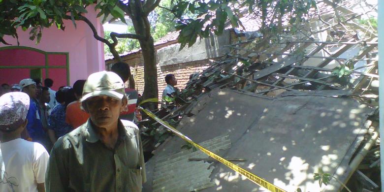 Ditemukan 5 Kantong Bahan Peledak di Lokasi Ledakan Bondowoso