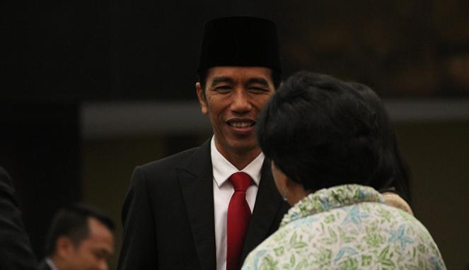 Ali Tunjukkan Foto Jokowi dan Harjono