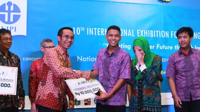 Penemu muda Indonesia raih dua emas IEYI 2014