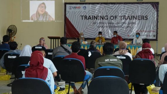 Ra Latif Membuka Trainer Kewirausahaan Mandiri USAID