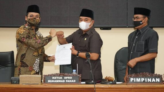 Ra Latif Bupati Bangkalan Sampaikan Laporan Pertanggungjawaban saat Rapat Paripurna DPRD