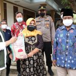 Bupati Bangkalan Ra Latif  Blusukan ke Empat Desa di Galis tidak terdaftar DTKS