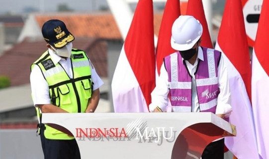 Jokowi-Anies di Peresmian Jalan Tol Pulo Gebang-Kelapa Gading