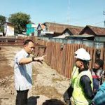 Wali Kota Surabaya bersama Kepala Dinas PU Bina Marga Tinjau Pelebaran Saluran dan Normalisasi Box Culvert