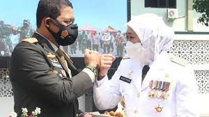 Gubernur Khofifah: Selamat HUT ke-76 TNI, Terima Kasih TNI, Tangani Pandemi Covid-19