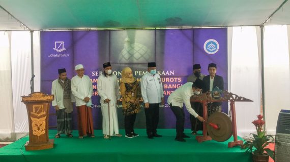Bupati Bangkalan Ra Latif  buka Pameran Sejarah dan Turots Syaikhona M Kholil