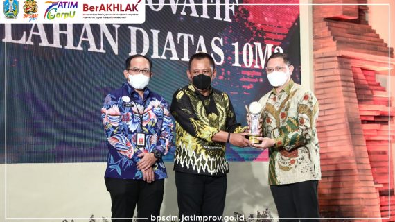 BPSDM Jatim Raih Stan Terbaik I Terinovatif dalam Penutupan Kovablik Jatim 2021