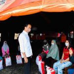 Presiden Jokowi Dengarkan Cerita Pengungsi Erupsi Semeru