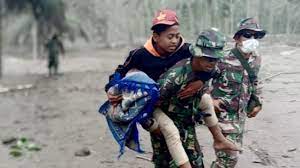Bantu evakuasi korban letusan Gunung Semeru, TNI AU kerahkan puluhan pasukan khusus