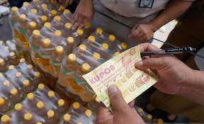 Operasi pasar: Disdag Surabaya batasi pembelian minyak goreng