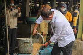 Wawali Armuji sikapi kelangkaan tempe dan tahu di Kota Surabaya akibat mogok produksi