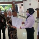 Terima SK Pengangkatan, PPPK Guru di Bojonegoro Sumringah