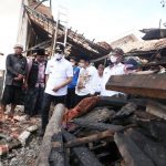 Bupati Abdul Latif  Beri Bantuan Rumah Kebakaran Di Blegah
