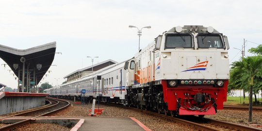 Pentingnya Peran Kereta Api Dalam Kemajuan Perekonomian Di Indonesia