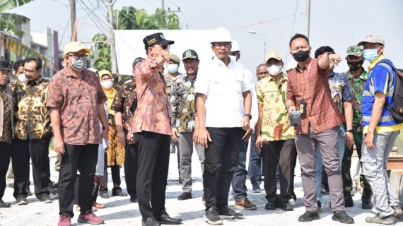 Bupati Sidoarjo Menargetkan Betonisasi Jalan Jatikalang-Pawindo Krian Cepat Selesai