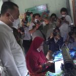 Walikota Surabaya Resmikan Kampung Penjahit Guna Pemberdayaan Masyaraka  Yang Terdampak Pandemi