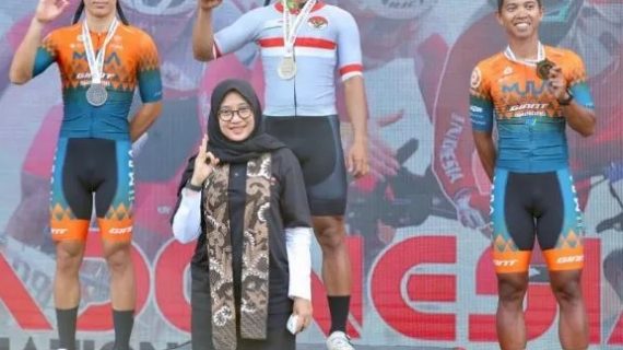 Jersey Merah Putih Kejurnas Balap Sepeda Banyuwangi Diraih Oleh Pebalap Asal Jateng