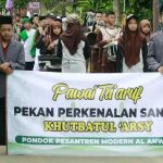 Meriahnya Pawai Santri Yang Digelar Ponpes Modern Al-Anwar Pacitan