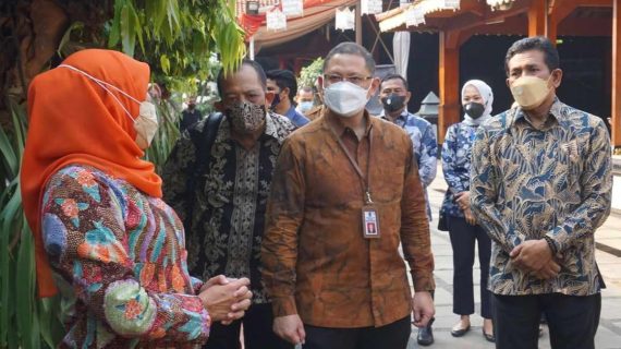 Gubernur Khofifah Percantik Anjungan Jatim Di TMII Di Tengah Menyambut KTT G-20