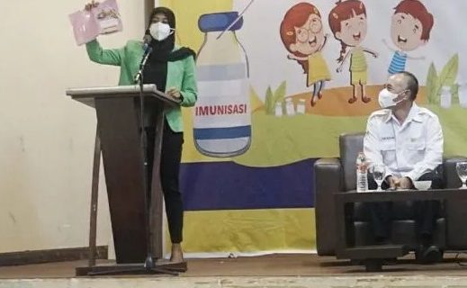 Ferry Silviana ketua PKK Kediri ajak para orang tua lengkapi imunisasi anak