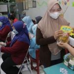 Sembako jadi cara Pemkot Surabaya tarik minat warga vaksin booster
