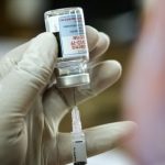Nakes dapat vaksin booster dua kali demi perlindungan tubuh